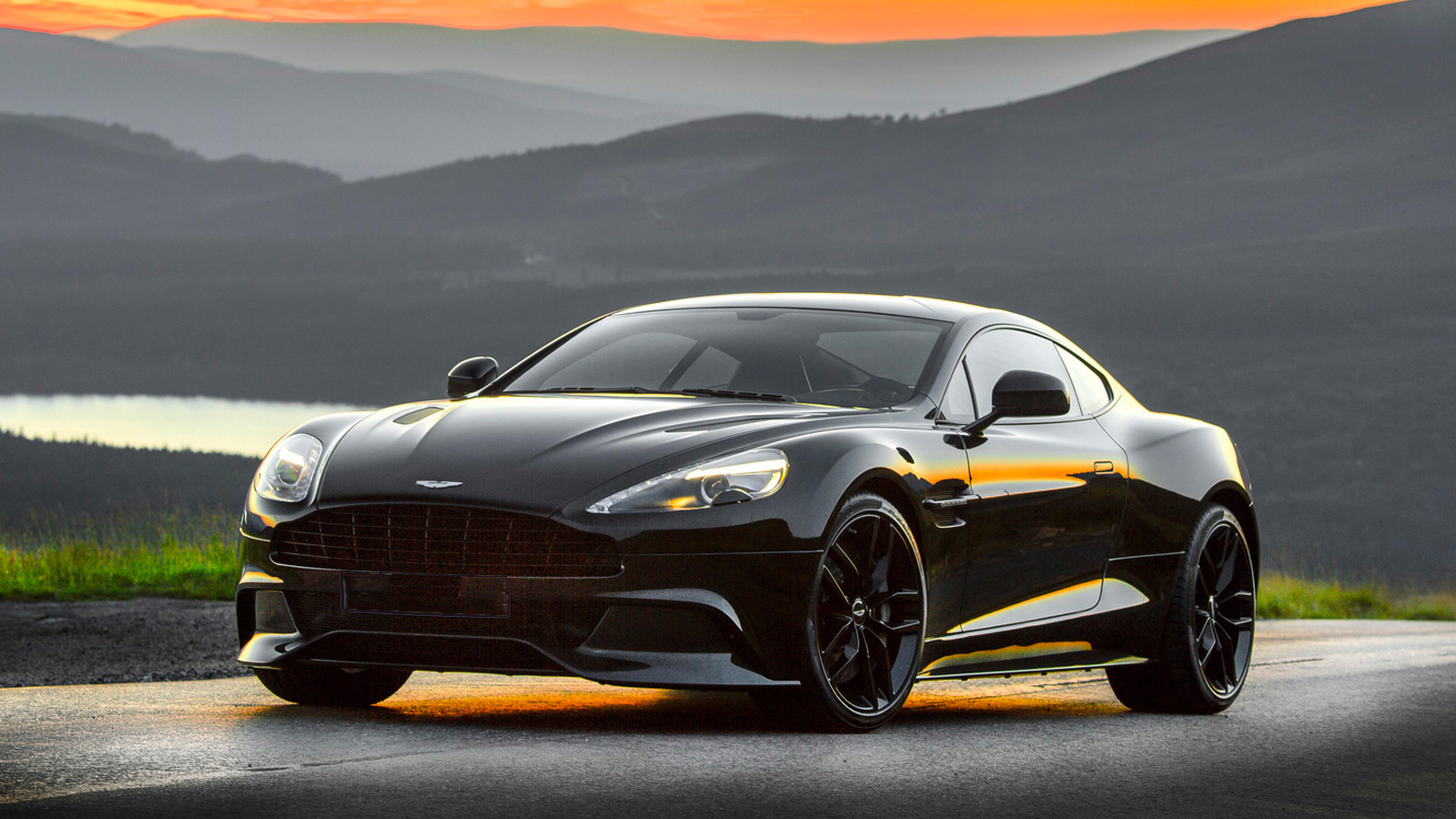 Elegance And Power: The Aston Martin Vanquish Carbon Edition